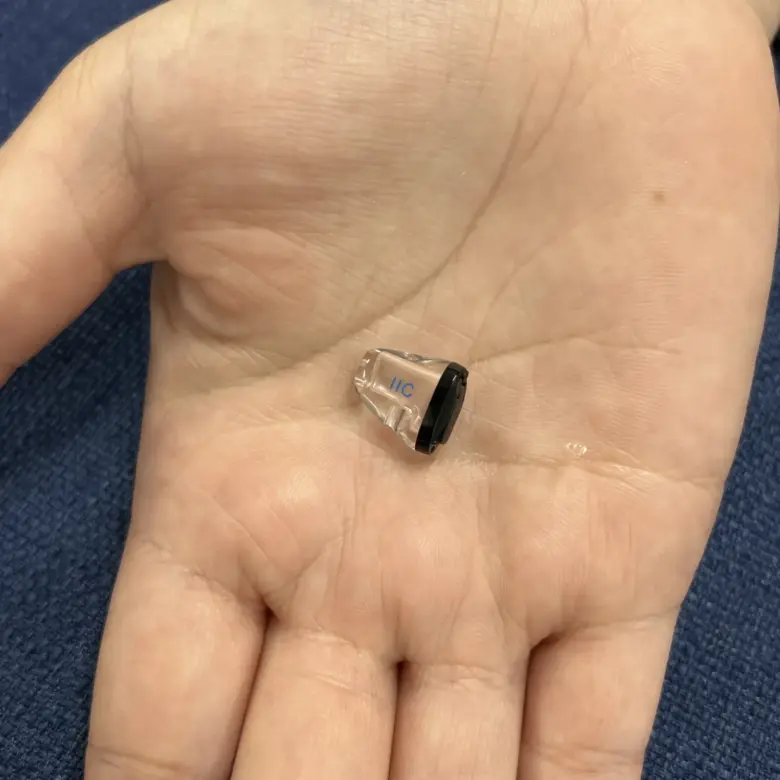 耳あな型補聴器 オーティコン オウンSI IIC【oticon own IIC】